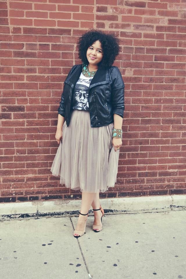 20 Skirt Outfit Ideas to Refresh Your Wardrobe Instantly - Casual Cool with a Denim Skirt